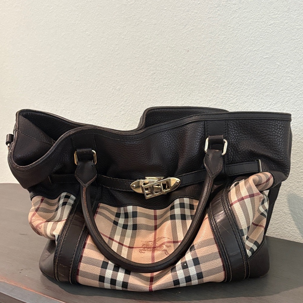 ‼️SPECIAL‼️💼Burberry dark brown and tan shoulder and hand carry bag